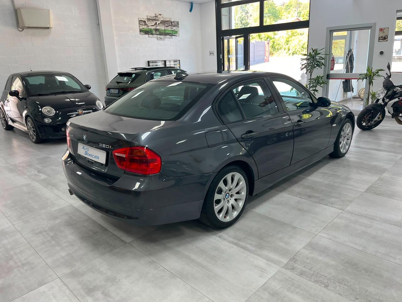 BMW 320 i Futura Berlina
