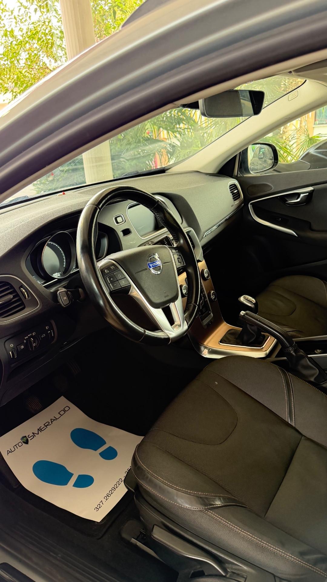Volvo V40 Cross Country D2 Momentum