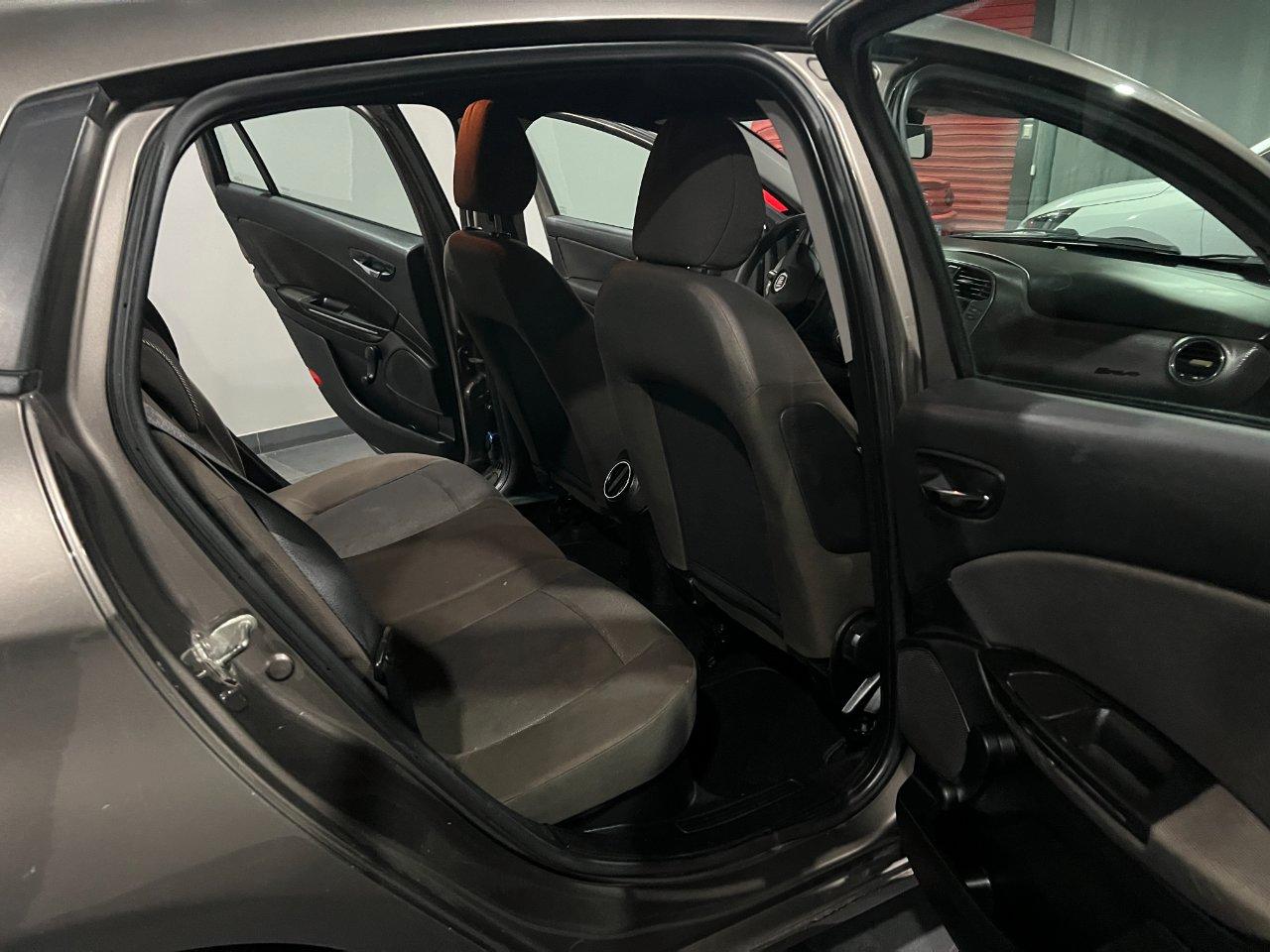 Fiat Bravo 1.9 mjt 120 CV Emotion TAGLIANDI + DISTRIBUZIONE OK