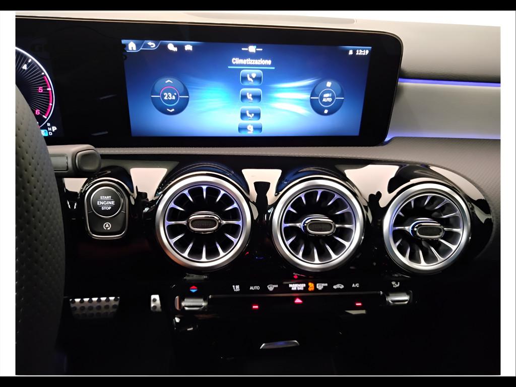 Mercedes-Benz Classe A - W177 2023 - A 180 d AMG Line Advanced Plus auto