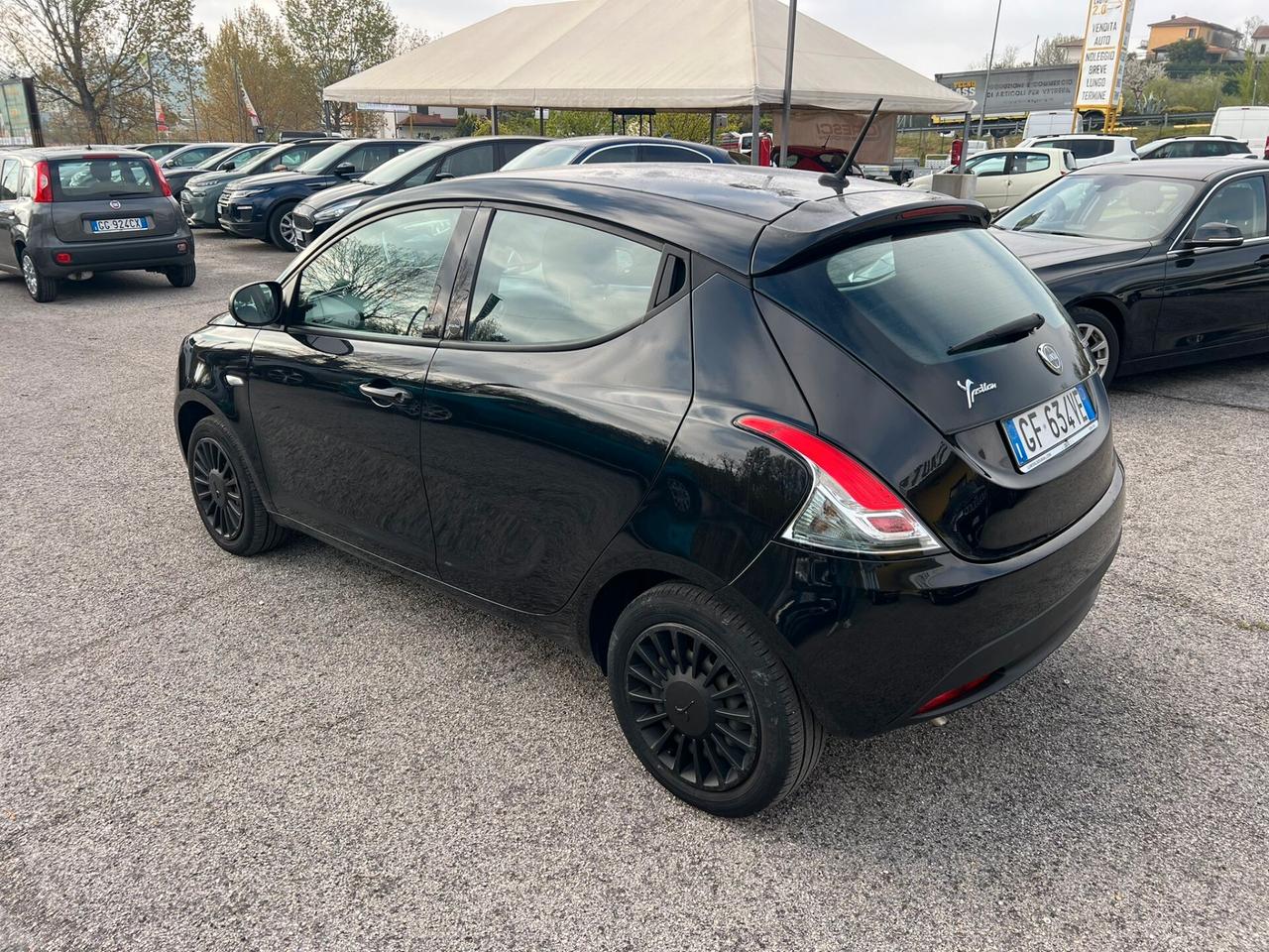 Lancia Ypsilon 1.0 FireFly 5 porte S&S Hybrid Ecochic
