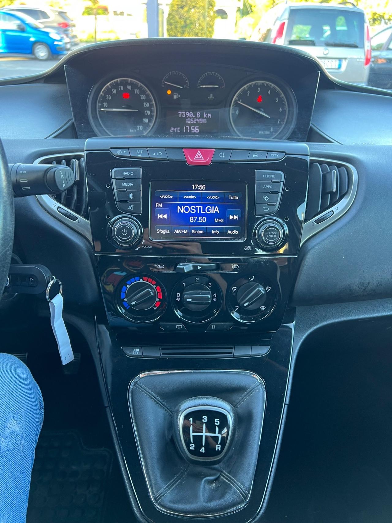 Lancia Ypsilon 1.2 69 CV 5 porte Gold