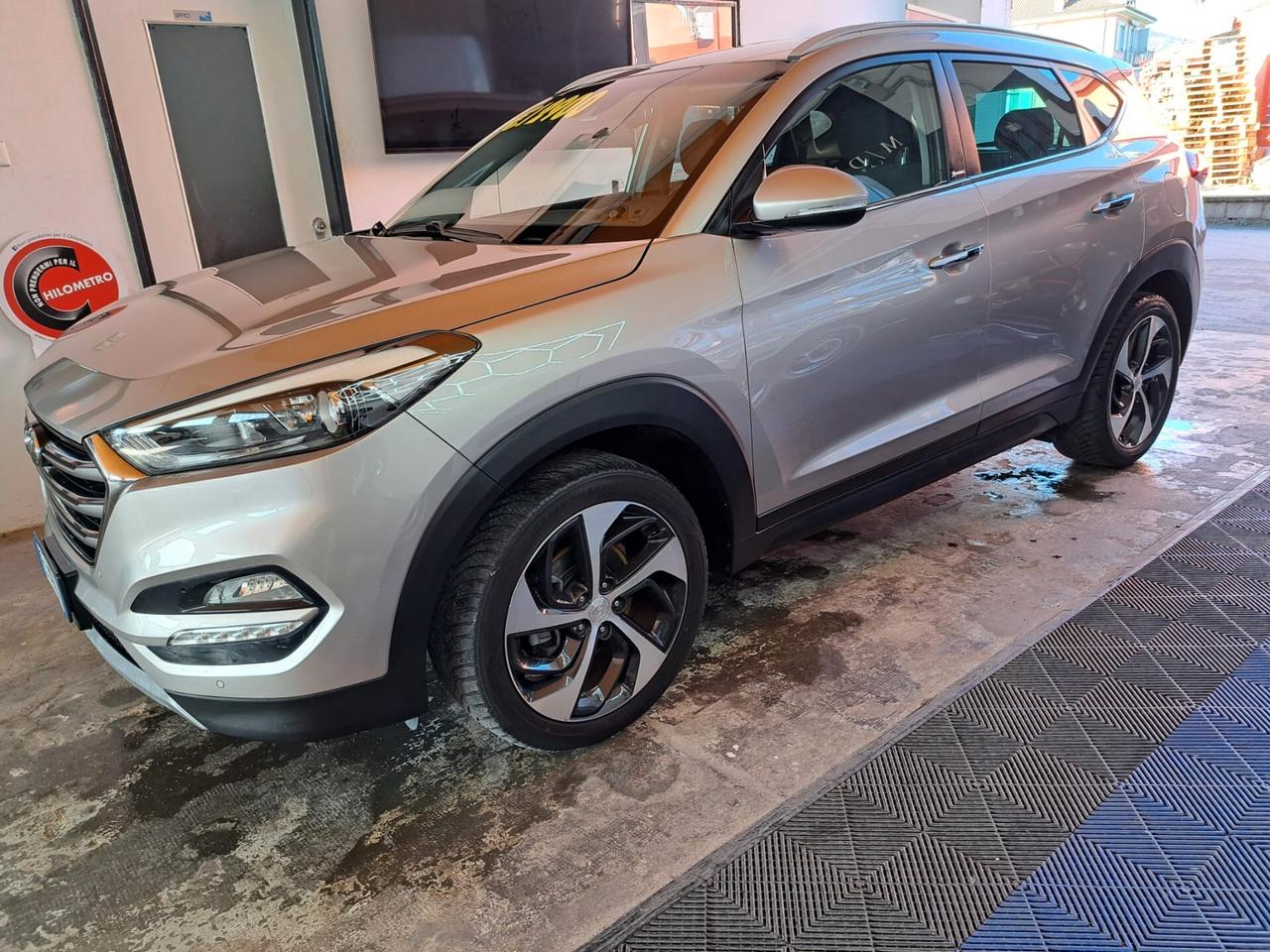 HYUNDAI TUCSON 1.7 XPOSSIBLE € 12900