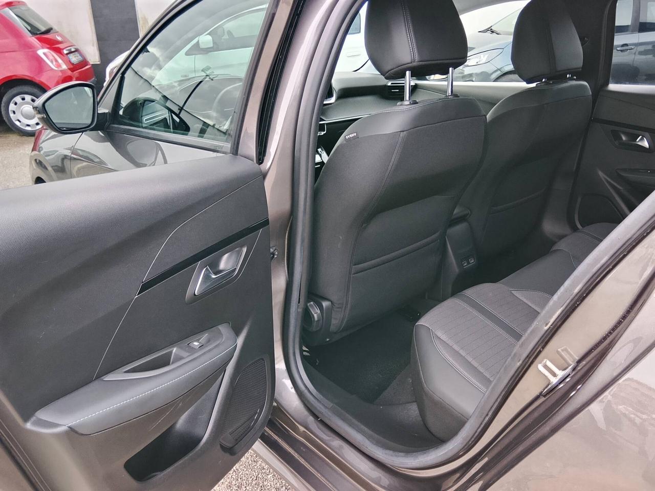 Peugeot 208 100CV GT 15K KM!