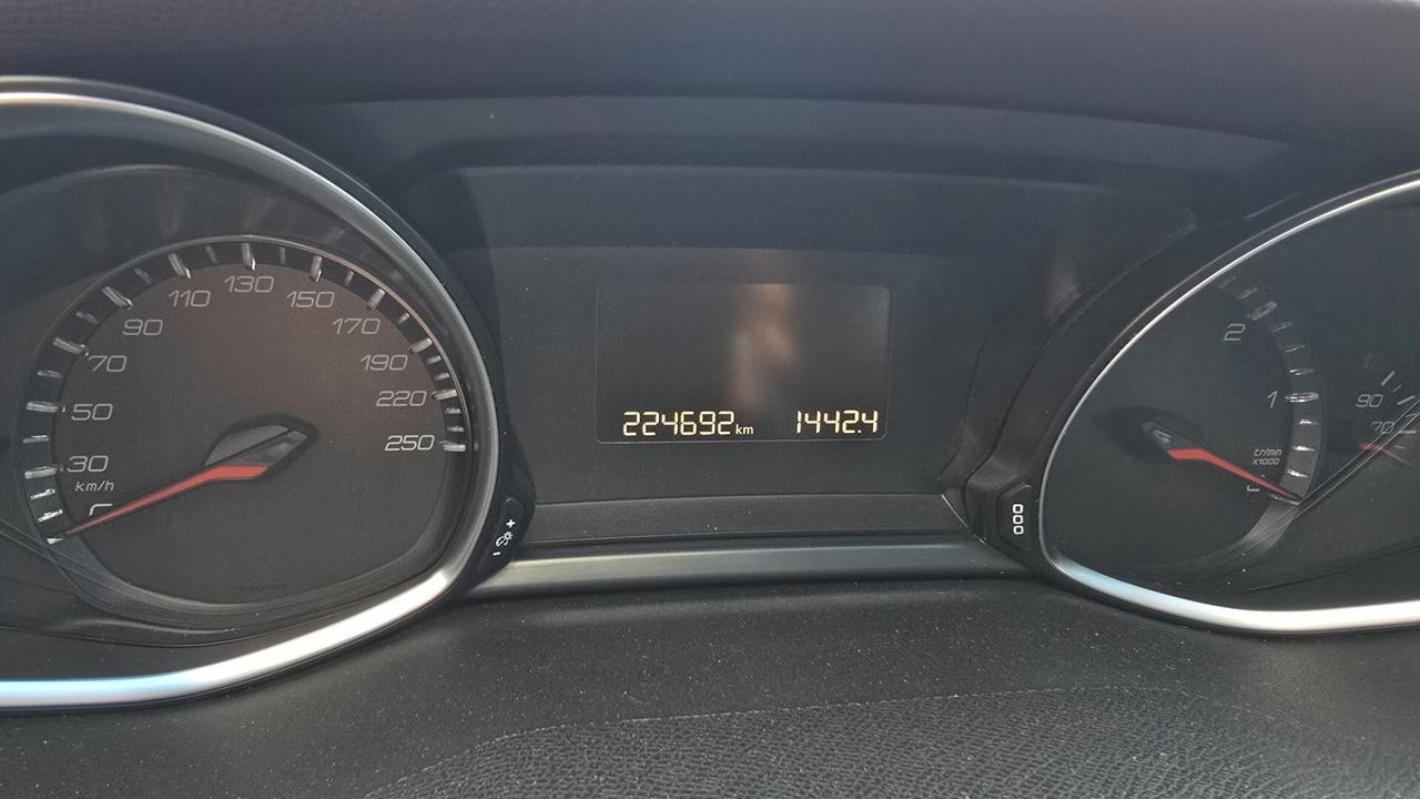 Peugeot 308 BlueHDi 100 S&S Active