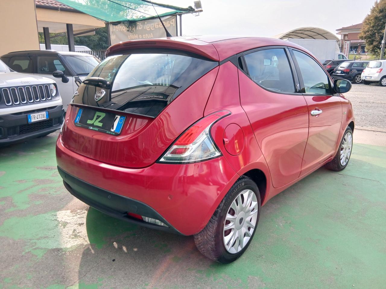 Lancia Ypsilon 1.2 69 CV 5 porte GPL Ecochic Platinum