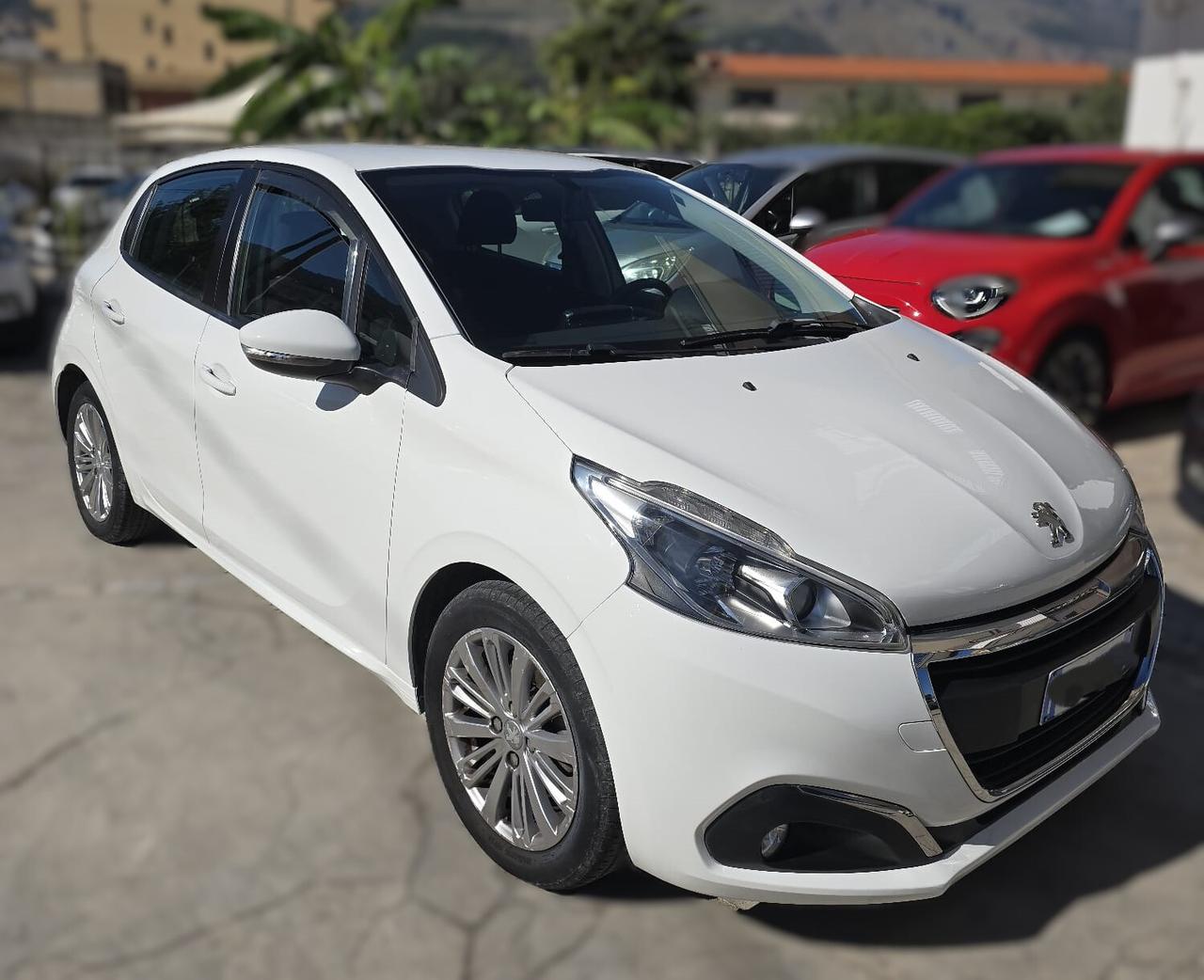 Peugeot 208 PureTech 82 5p. GPL Allure