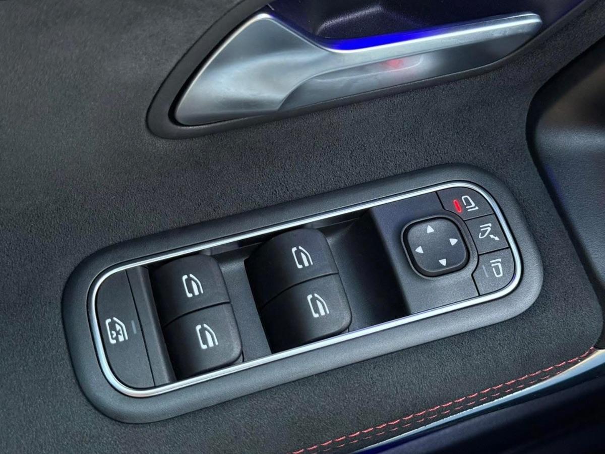 New Mercedes-Benz Classe A 180d Premium AMG Night Edition 116CV