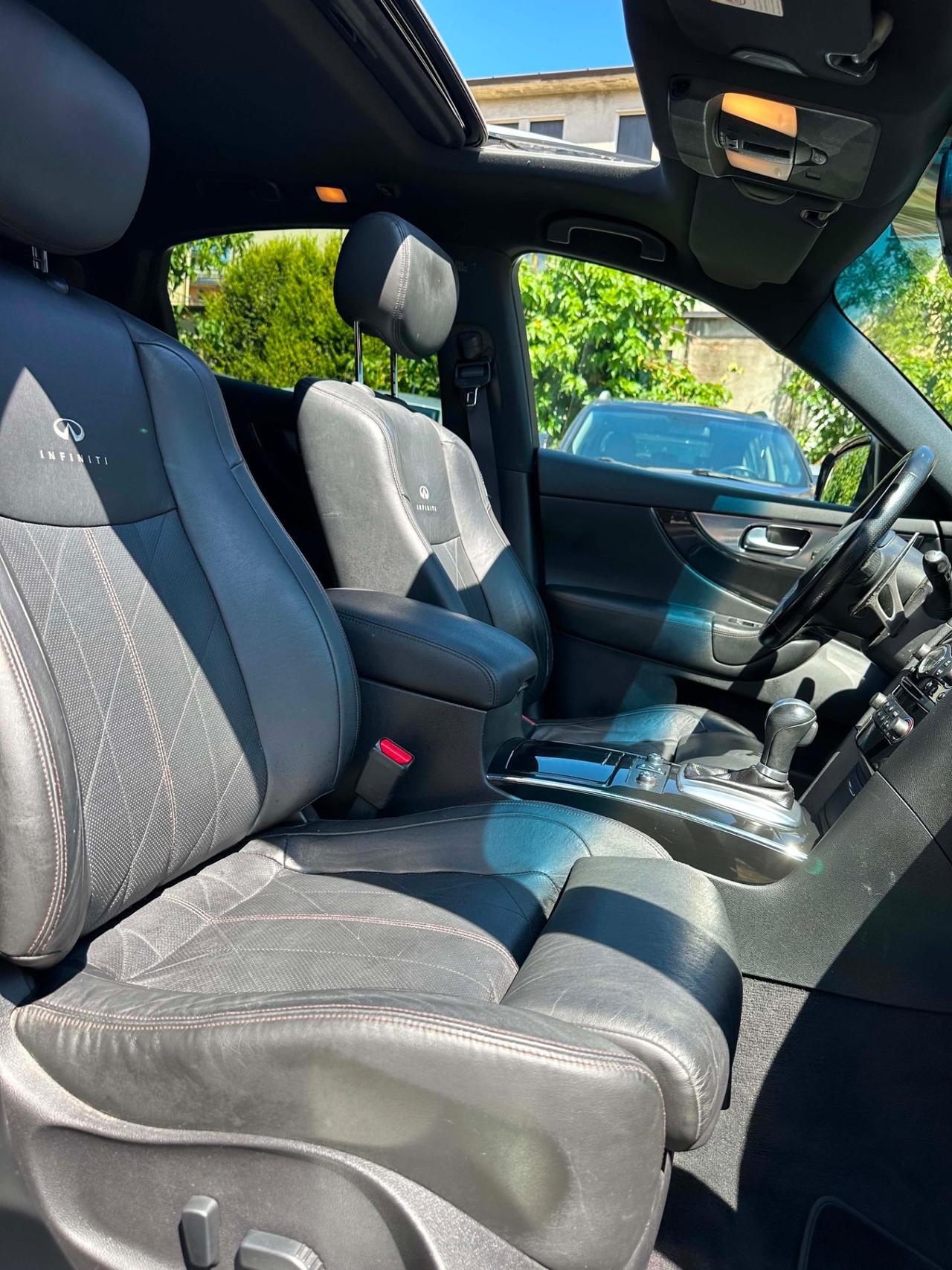 Infiniti FX30d S PREMIUM KMCERT UNICOPR GARANZ