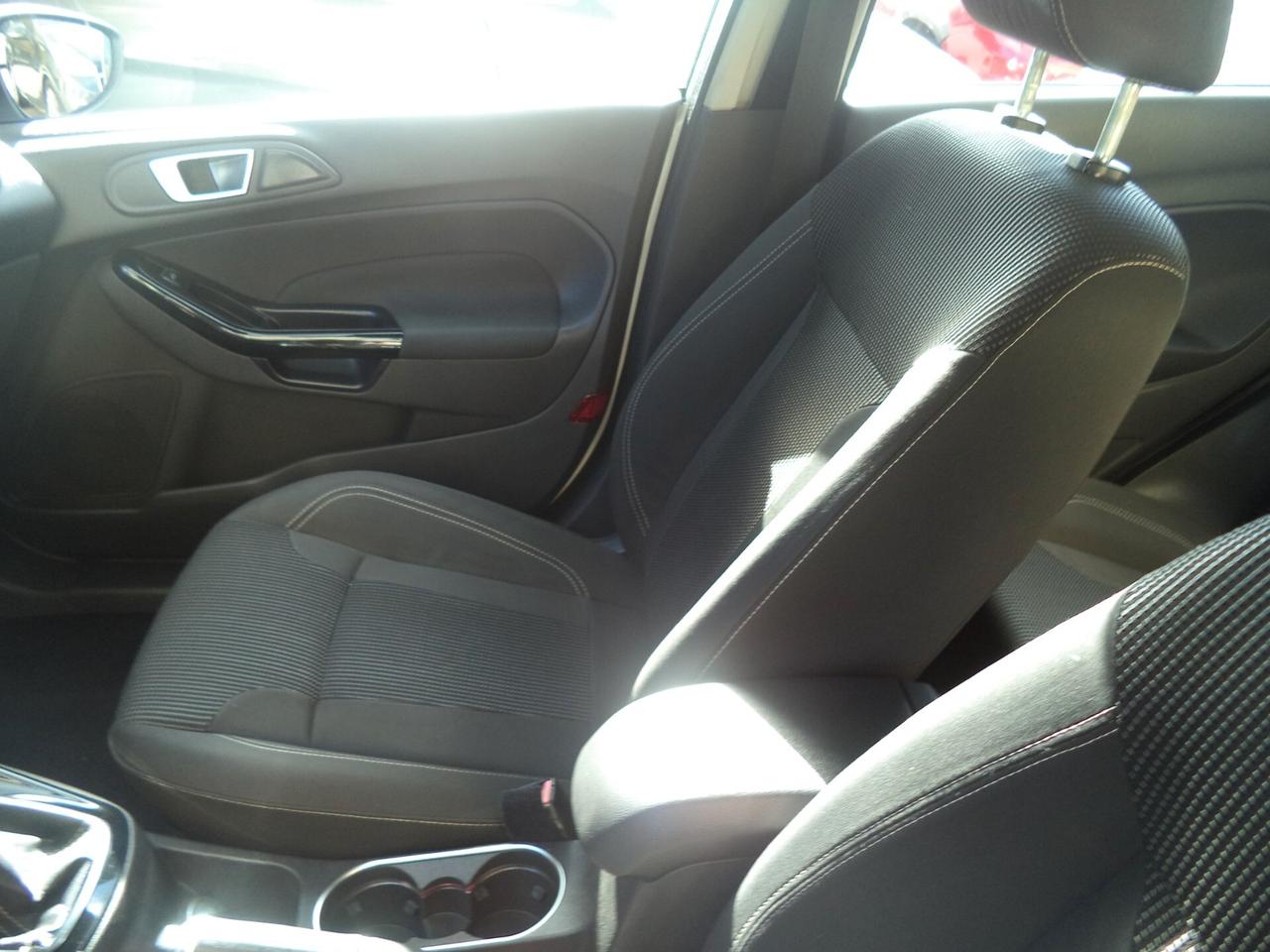 Ford Fiesta 1.5 TDCi 75CV 5 porte Black & White Edition