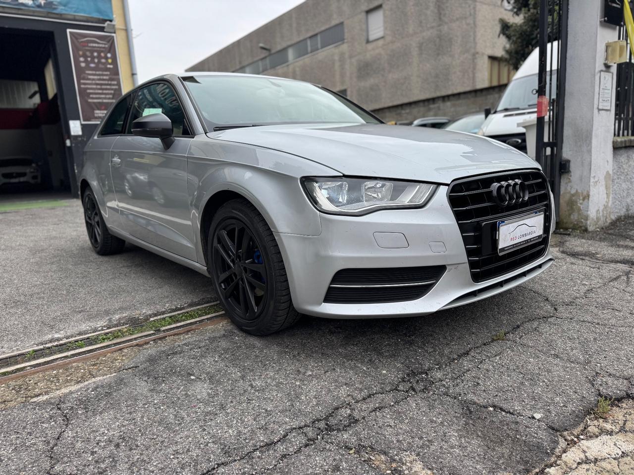 Audi A3 Cabrio 1.6 TDI 105 CV CR Ambition