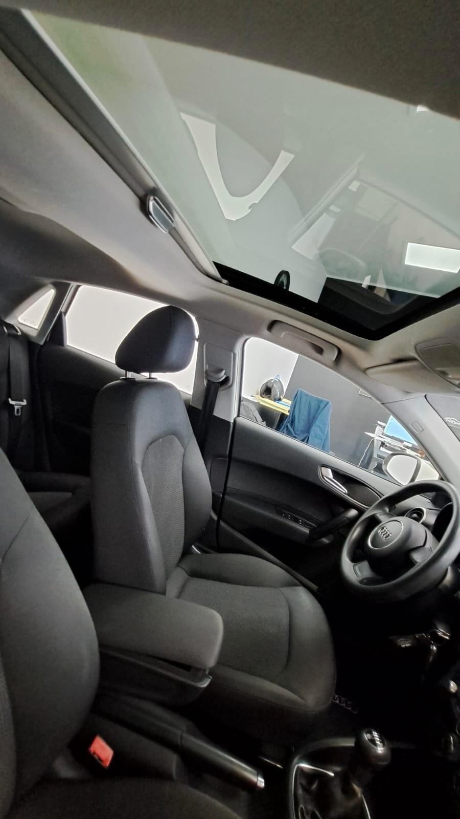 Audi A1 1.6 TDI 90CV con TETTO