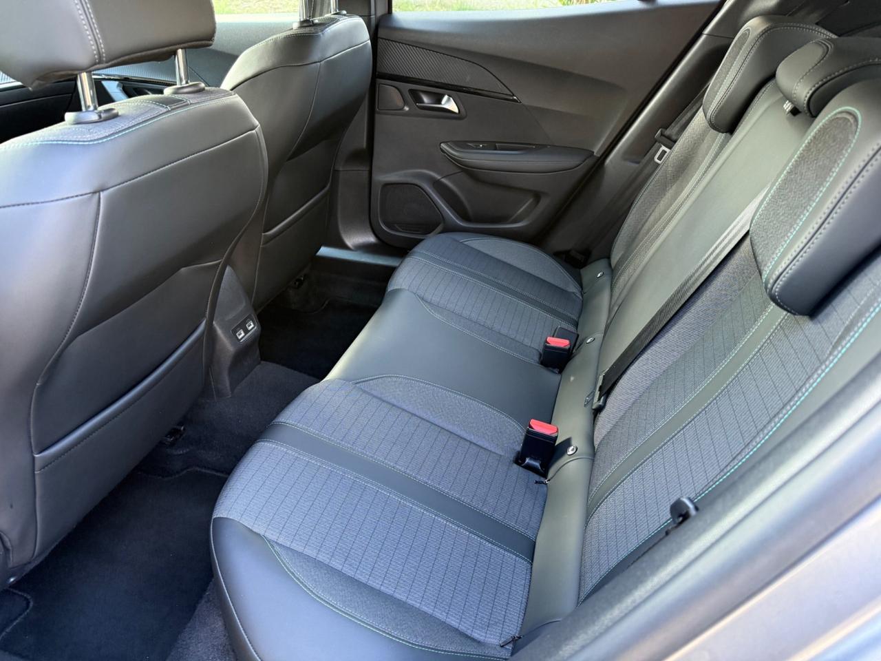 Peugeot 2008 BlueHDi 130 S&S EAT8 Allure