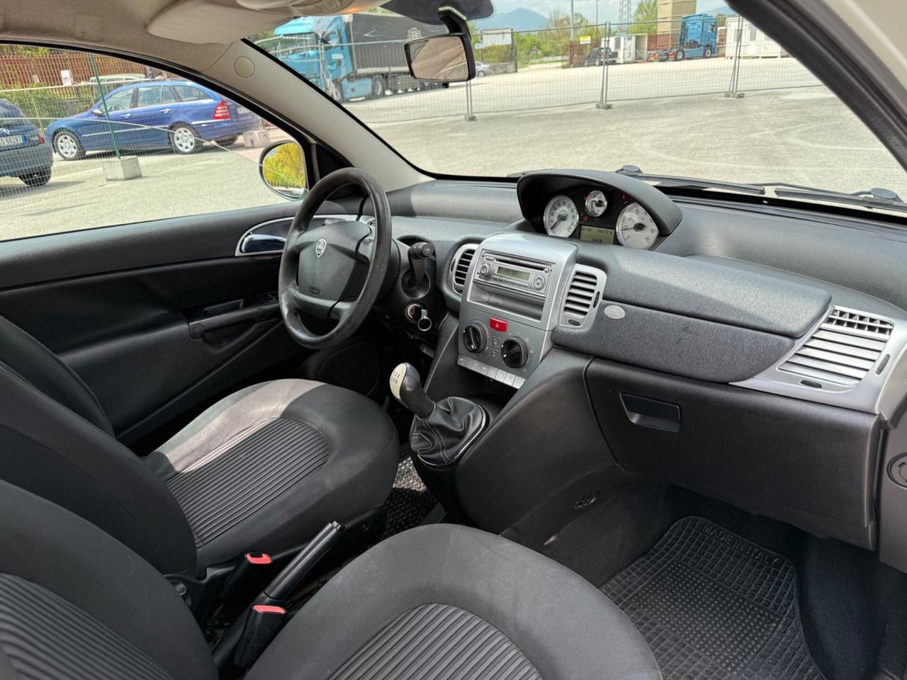 Lancia Ypsilon 1.3 MJT 75 CV Diva
