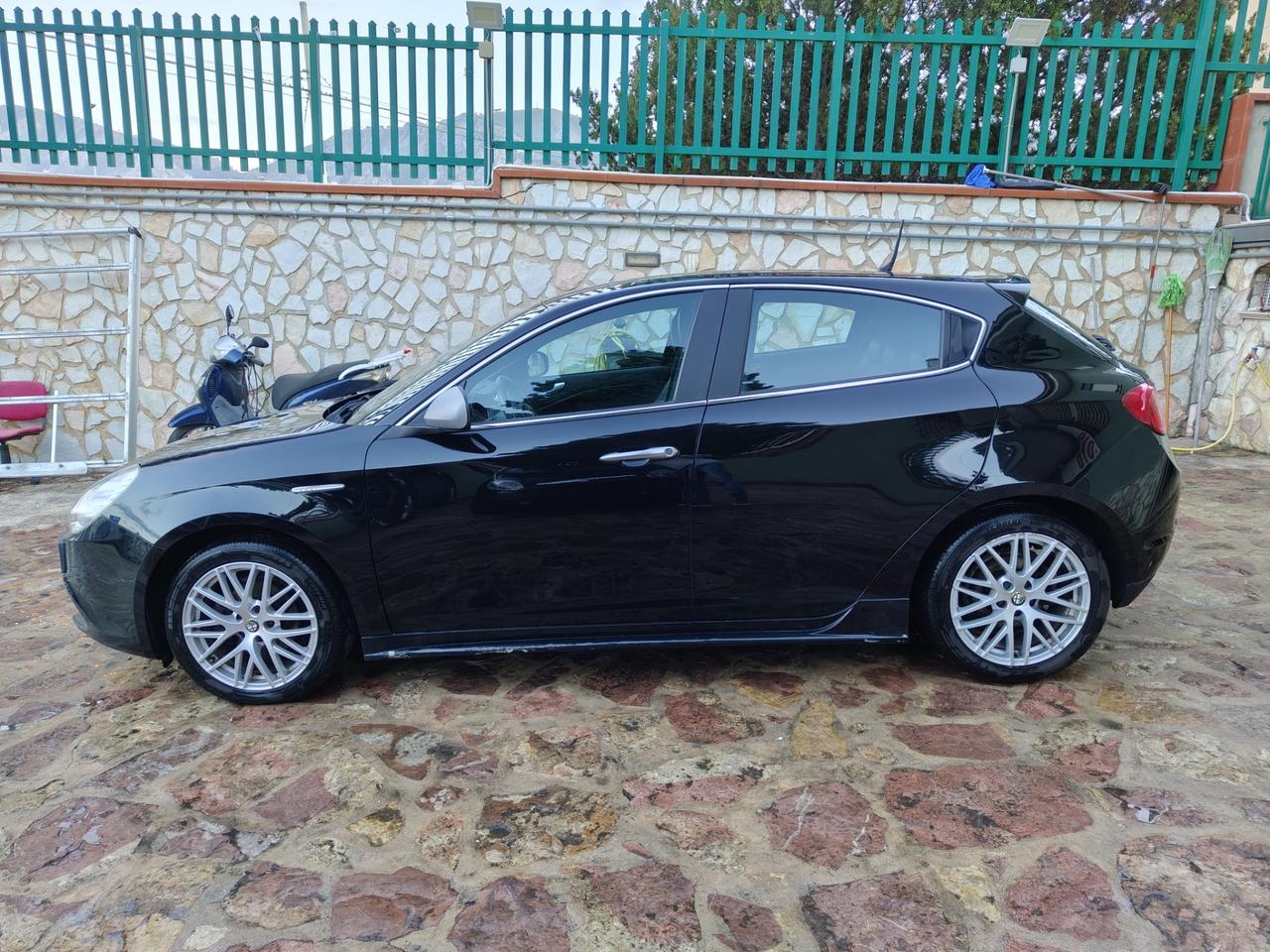 Alfa Romeo Giulietta 1.6 JTDm-2 105 CV Exclusive