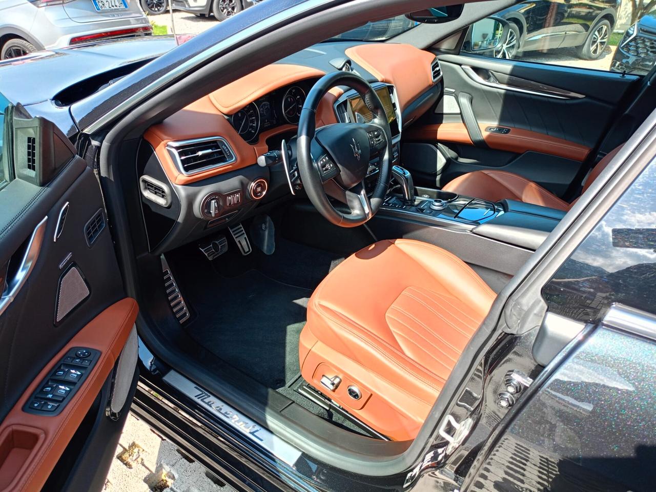 Maserati Ghibli 330 CV MHEV GT