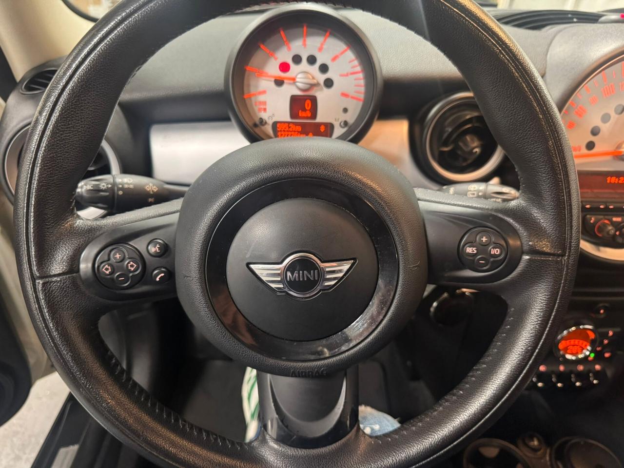 Mini 1.6 16V One (72kW)