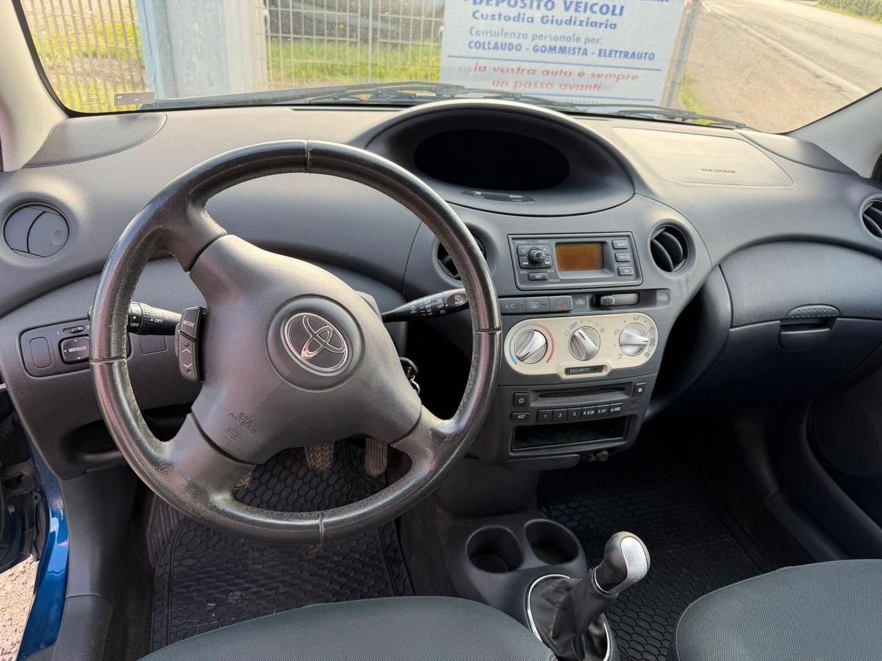 Toyota Yaris 1.0 BENZ