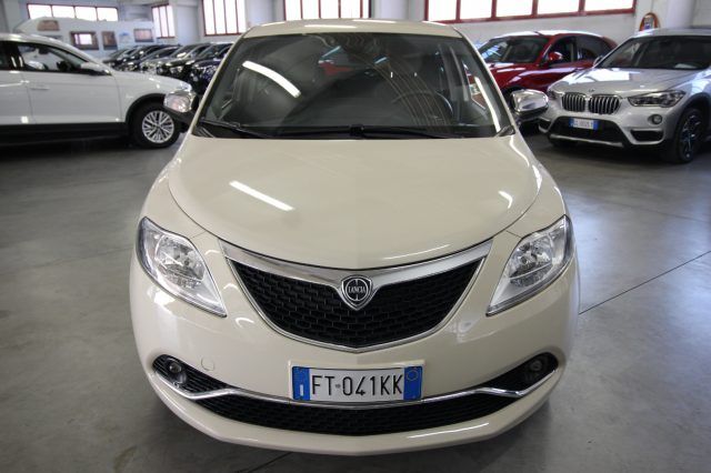 LANCIA Ypsilon 1.2 69 CV 5 porte Platinum