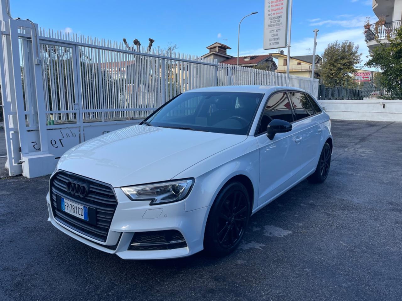 Audi A3 SPB 2.0 TDI S tronic Sport (IDENTITY BLACK)