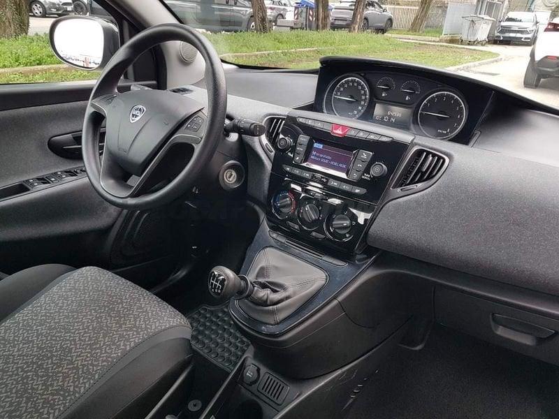 Lancia Ypsilon Ypsilon 1.0 firefly hybrid Silver s&s 70cv 5p.ti
