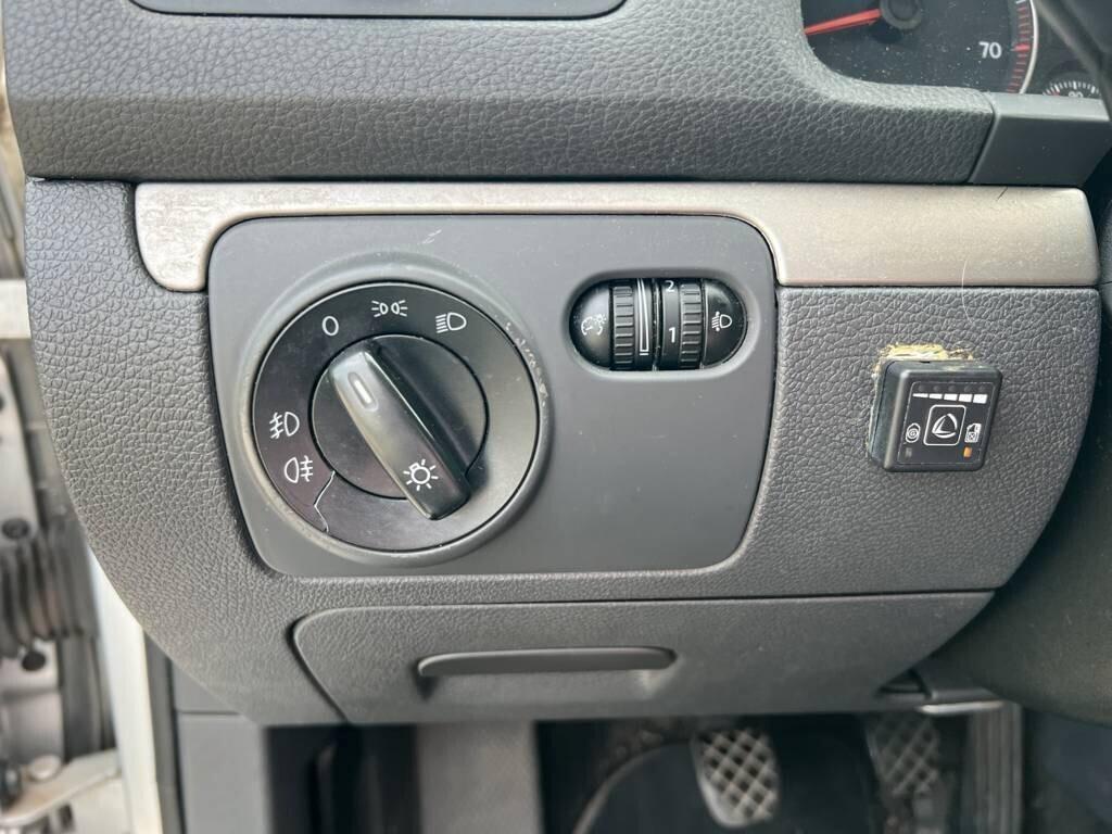 Volkswagen Golf Var. 1.6 Trendline BiFuel G