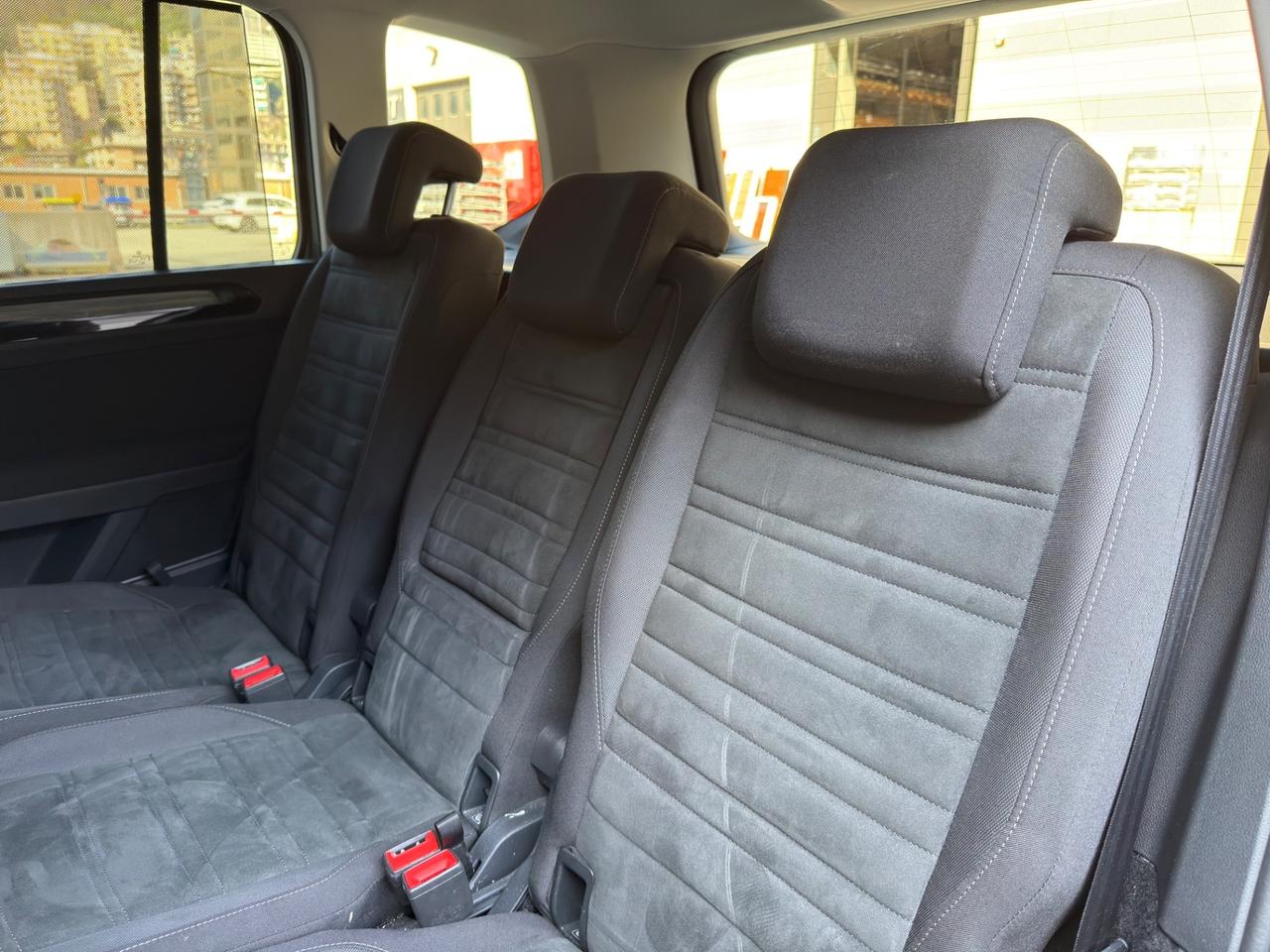 VOLKSWAGEN TOURAN 2.0 TDI 150cv DSG UN PROPRIETARIO