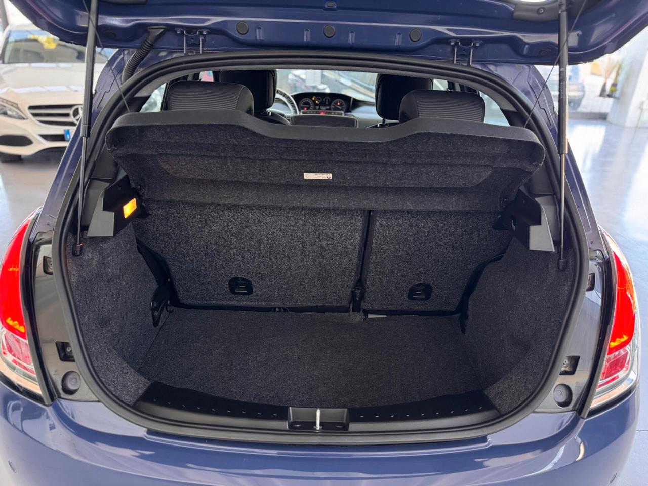 Lancia Ypsilon 1.2 69 CV 5 porte Gold