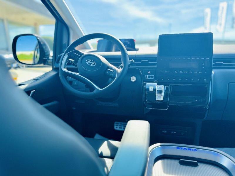 Hyundai Staria 1.6 HEV AT 2WD 7 posti Luxury