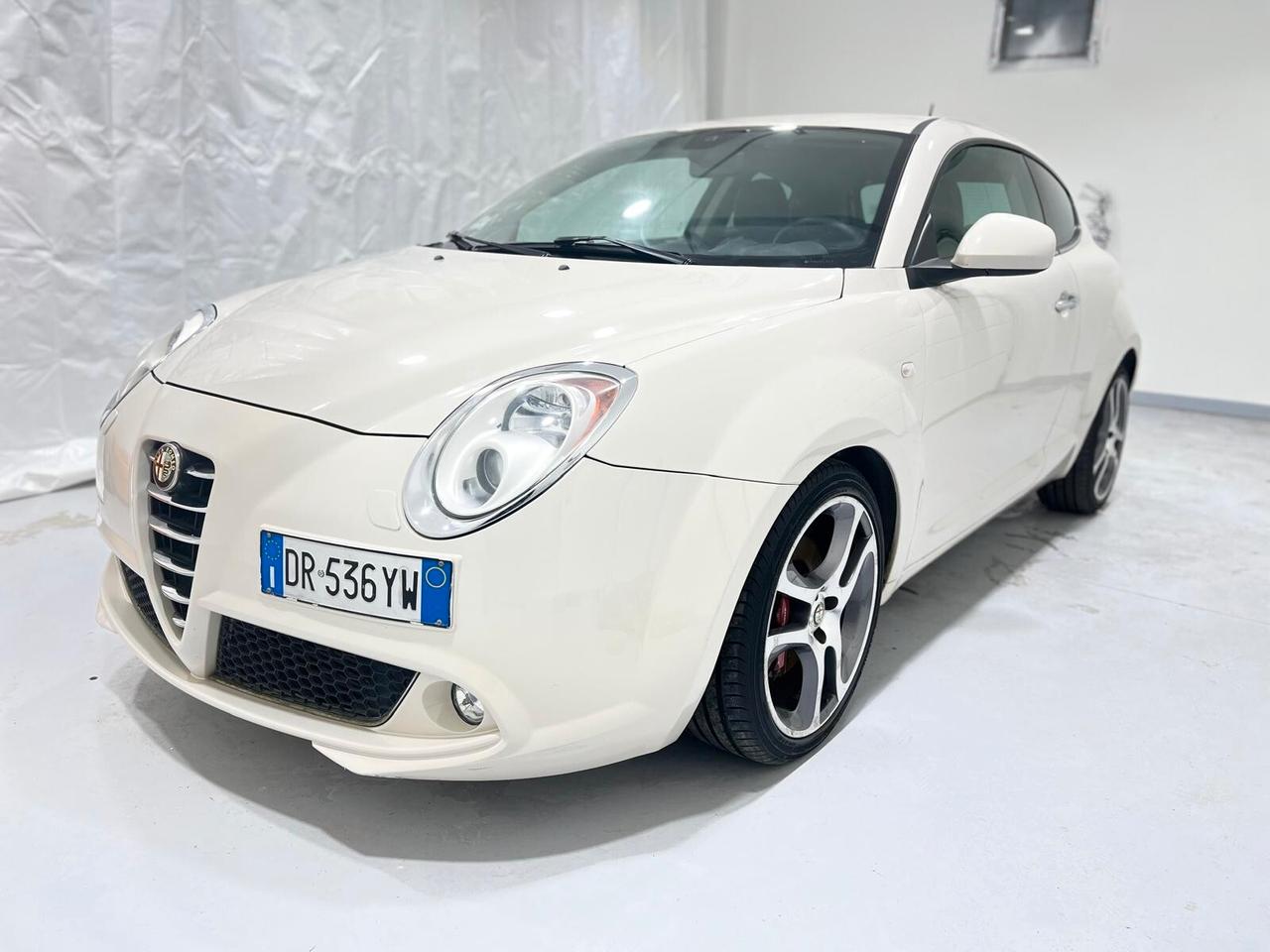 Alfa Romeo MiTo 1.4 T 155 CV Abarth Distinctive Premium Pack