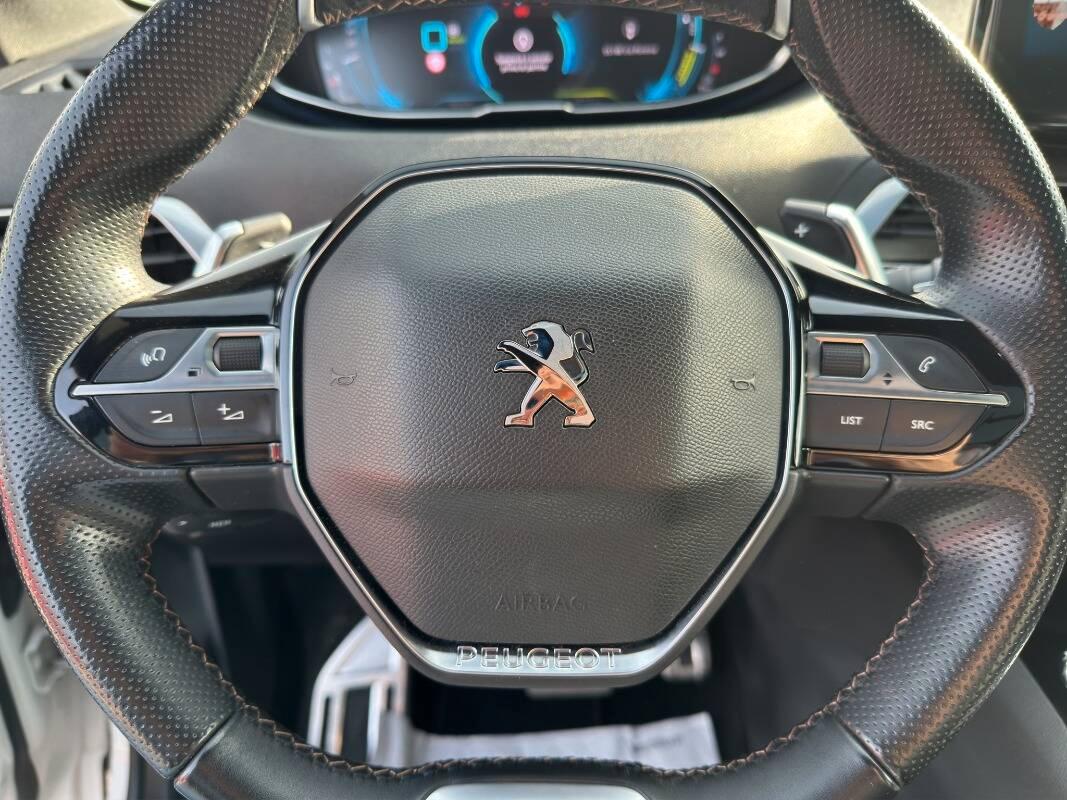 Peugeot 3008 II 1.6 Hybrid phev GT Pack 300cv con Tetto Apribile