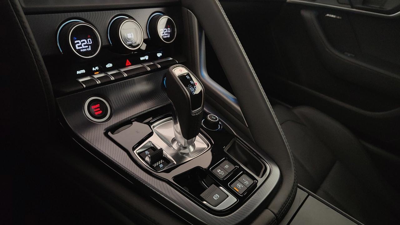 JAGUAR F-Type Coupe 2.0 i4 R-Dynamic rwd 300cv auto
