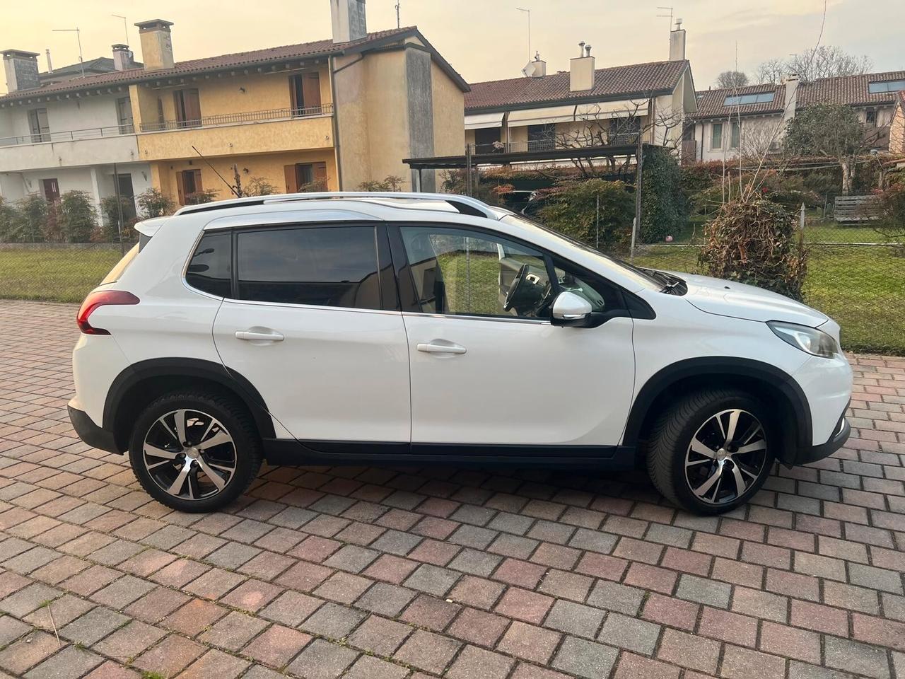 Peugeot 2008 BlueHDi 100 GT Line
