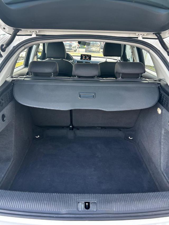 AUDI Q3 2.0 TDI 120 CV Business NEO PATENTATI