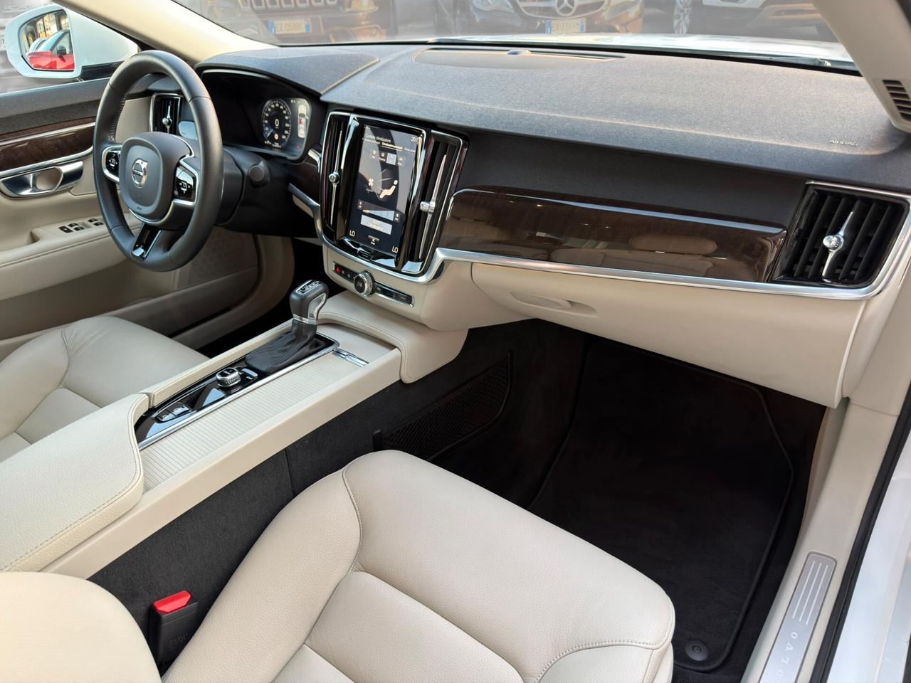 Volvo S90 D5 AWD Geartronic Momentum