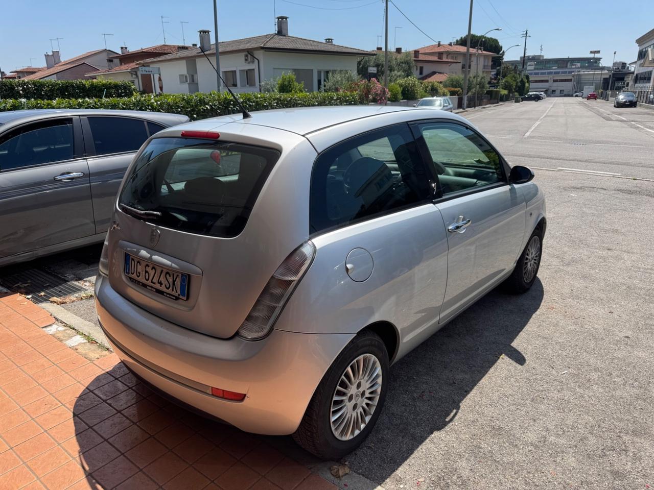 Lancia Ypsilon 1.2 Argento