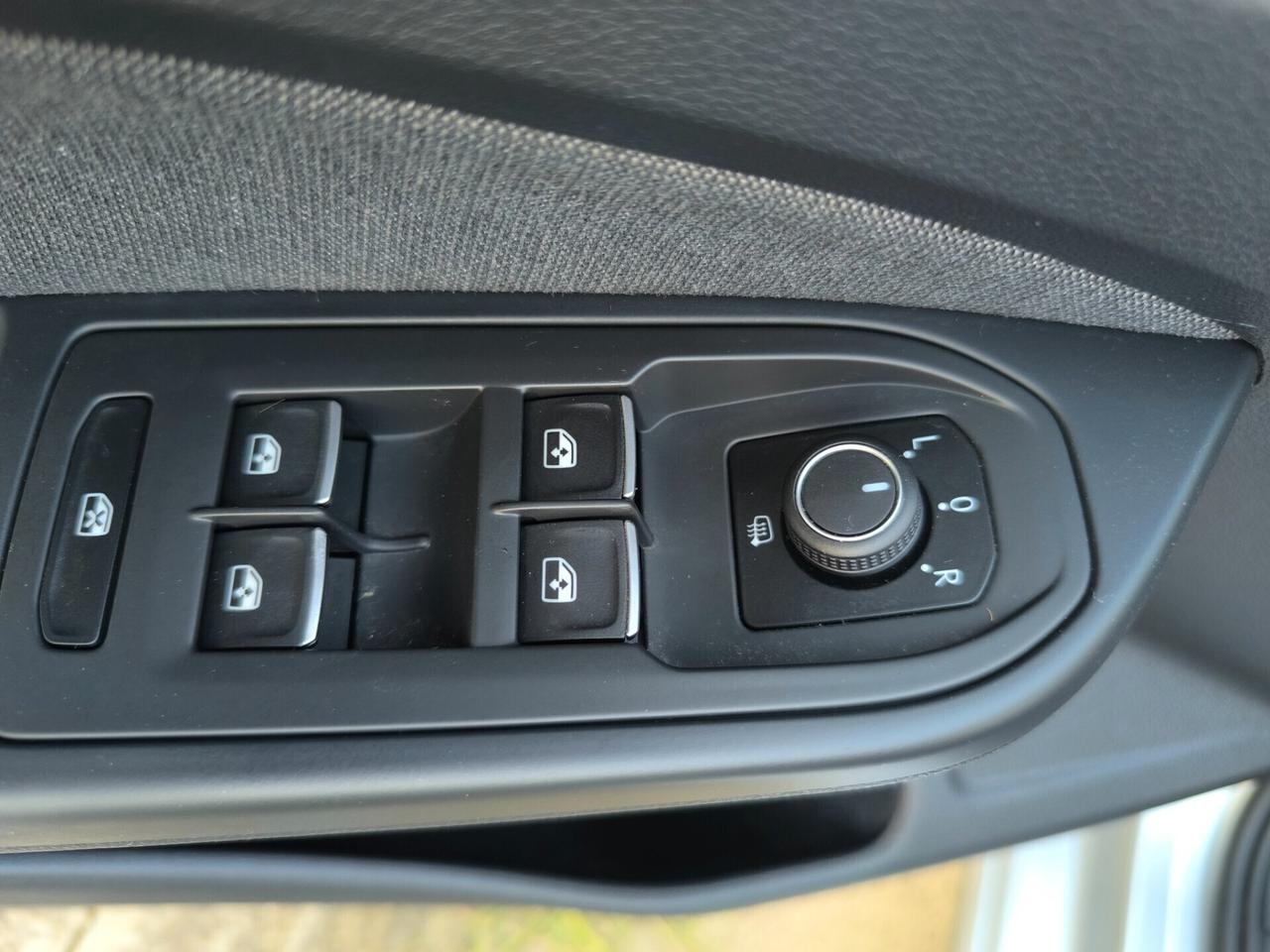 VOLKSWAGEN GOLF 8 2.0 TDI 115cv NAV/LUCI AMBIENT