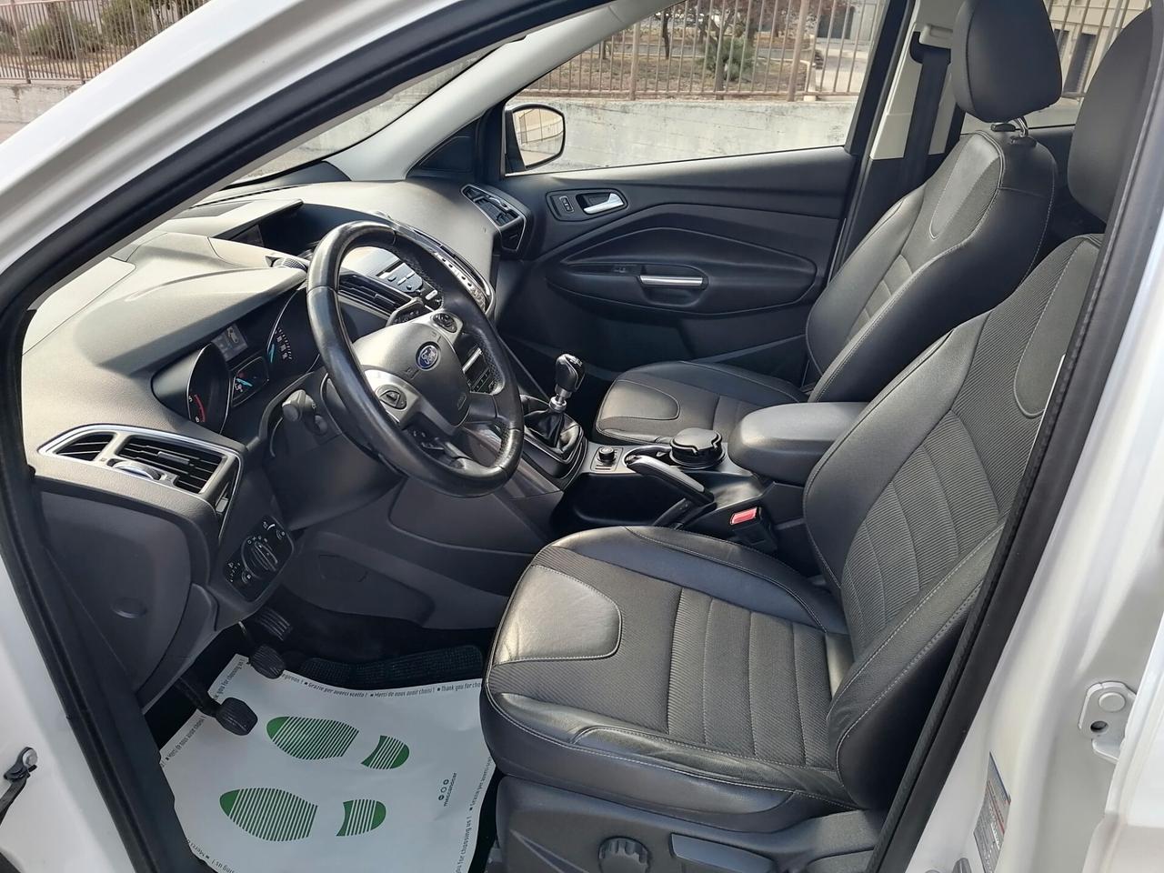 Ford Kuga 2.0 TDCI 150 CV 4X4 TITANIUM *116.000 km* 2015