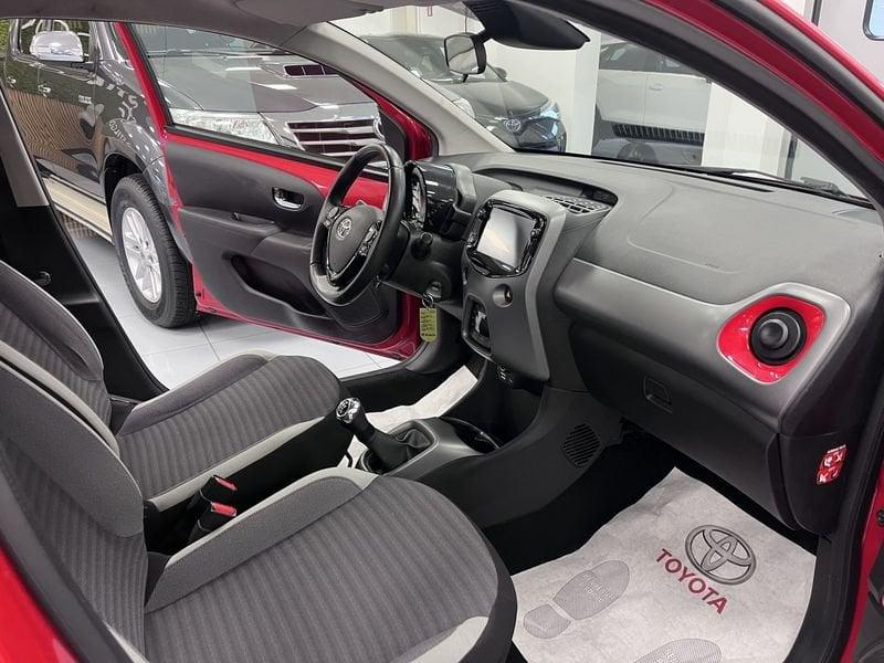 Toyota Aygo Aygo Connect 1.0 VVT-i 72 CV 5 porte x-play