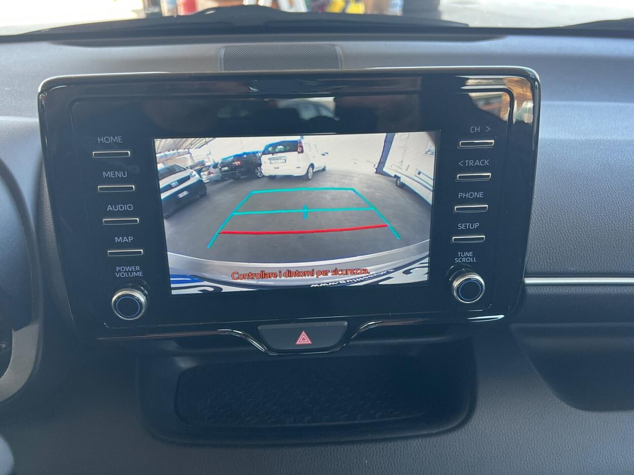 Toyota Yaris 1.5 Hybrid 5 porte Business FINANZIABILE