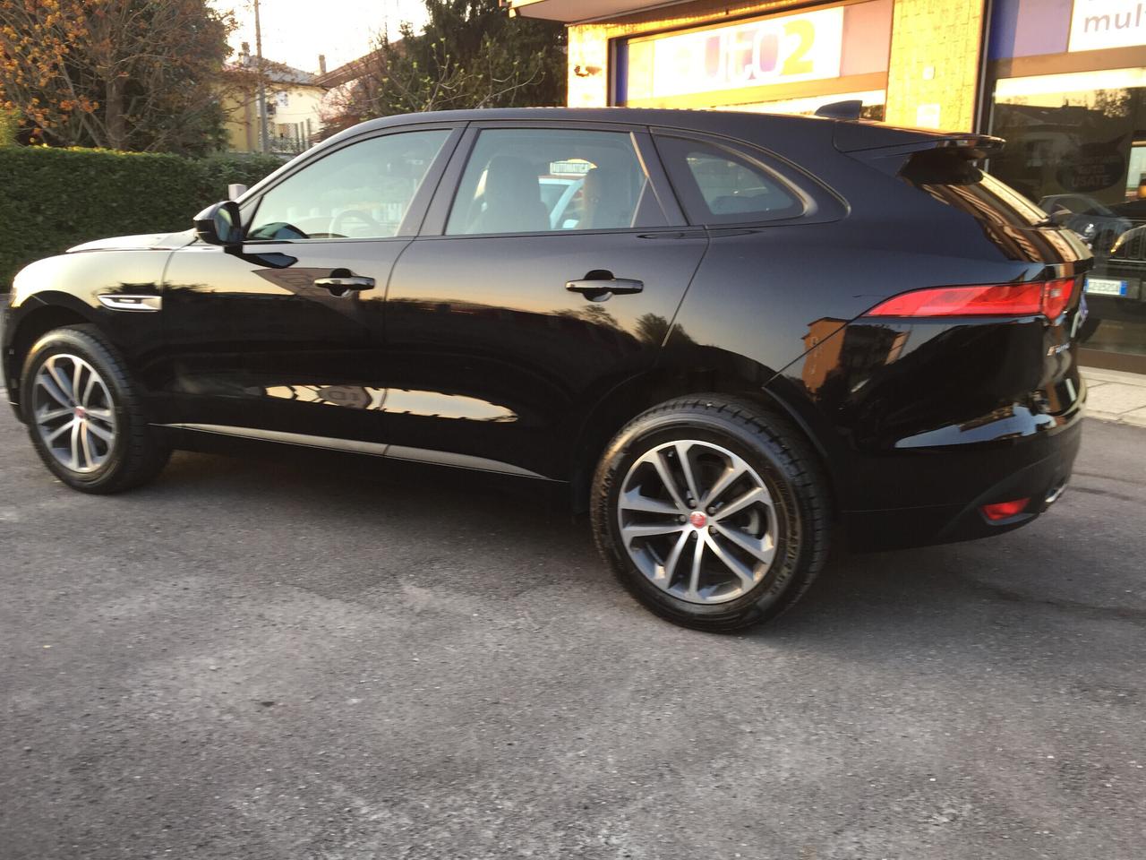Jaguar F-Pace 2.0 D 180 CV AWD R-Sport