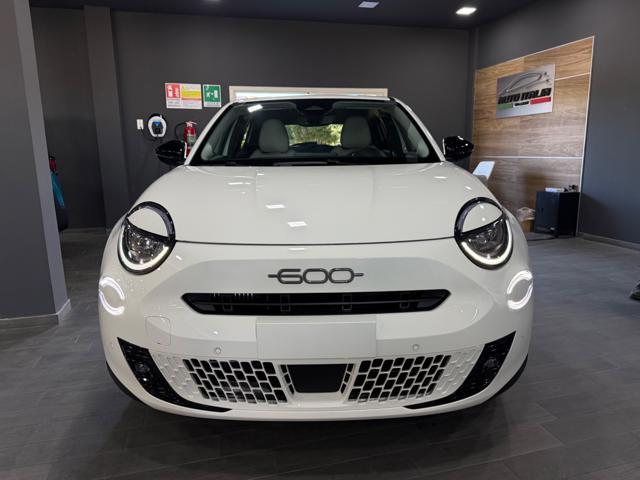 FIAT 600 KM0 LA PRIMA 100CV+CARPLAY WI-FI+18''+RCAM+2PDC