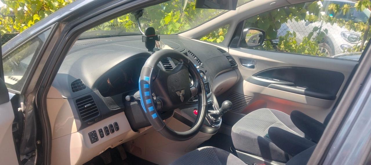 Mitsubishi Grandis 2.0 DI-D 7 posti Invite