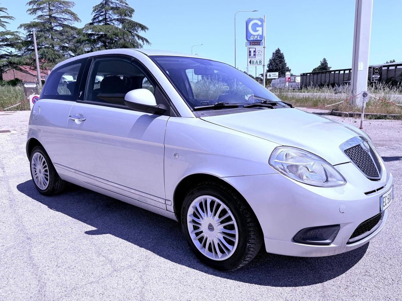 Lancia Ypsilon 1.2 GPL Ok neopatentati
