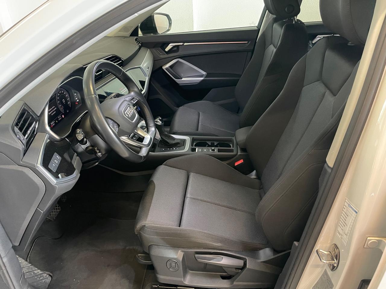 Audi Q3 35 TDI S tronic line Black Telec.