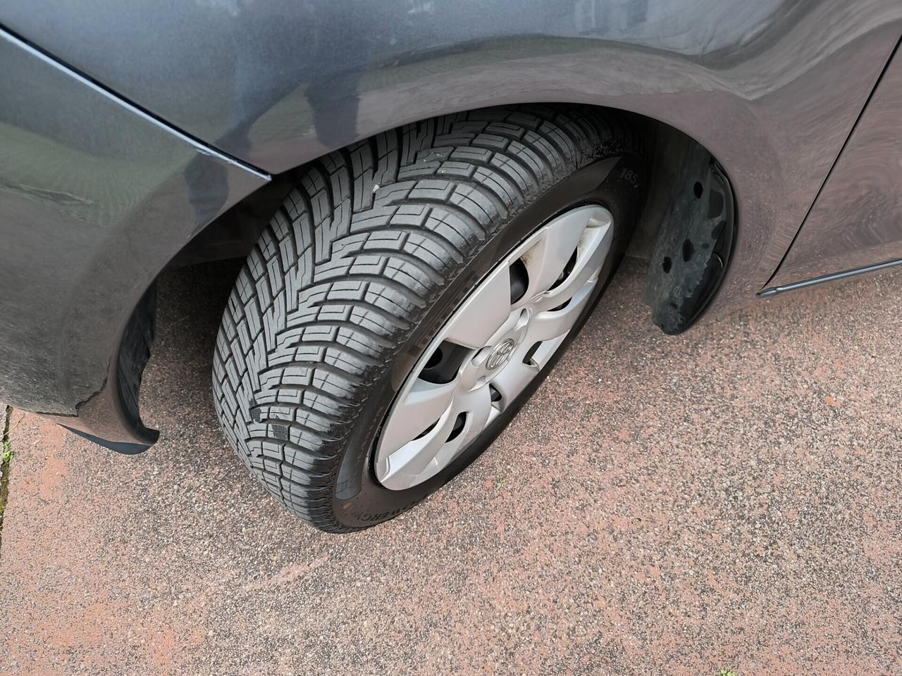 Toyota Yaris 1.0 5 porte Sol