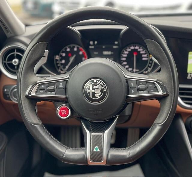 Alfa Romeo Giulia 2.0 Turbo 280 CV AT8 AWD Q4 Veloce Ti