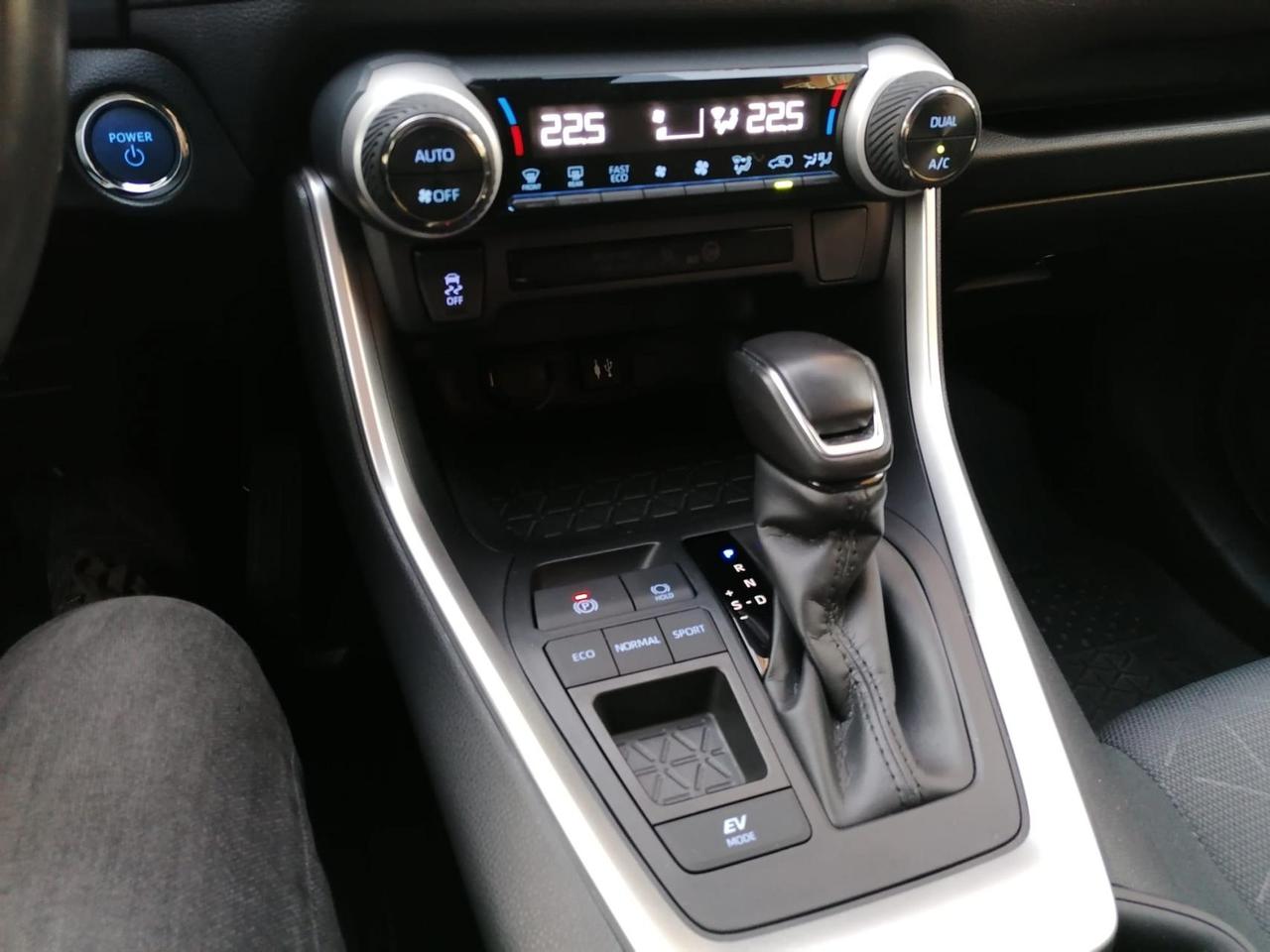 Toyota RAV4 2.5 HV (218CV) E-CVT 2WD Business Bianco