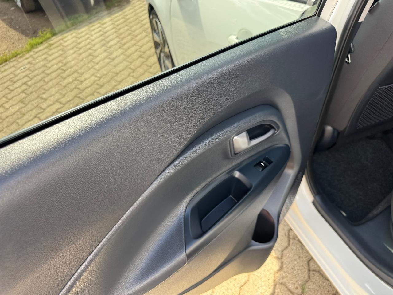 Kia Rio 1.4 CRDi 5p. Cool neopatentati euro 6