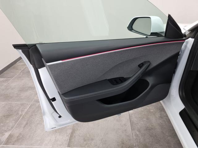 TESLA Model 3 NV35 RWD Premium